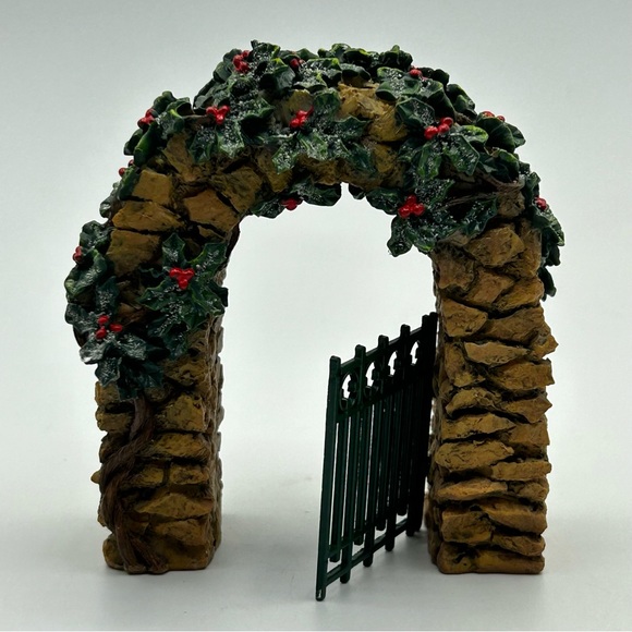 Dept 56 Stone Corner Posts & Archway with Holly #52648 - Picture 8 of 16